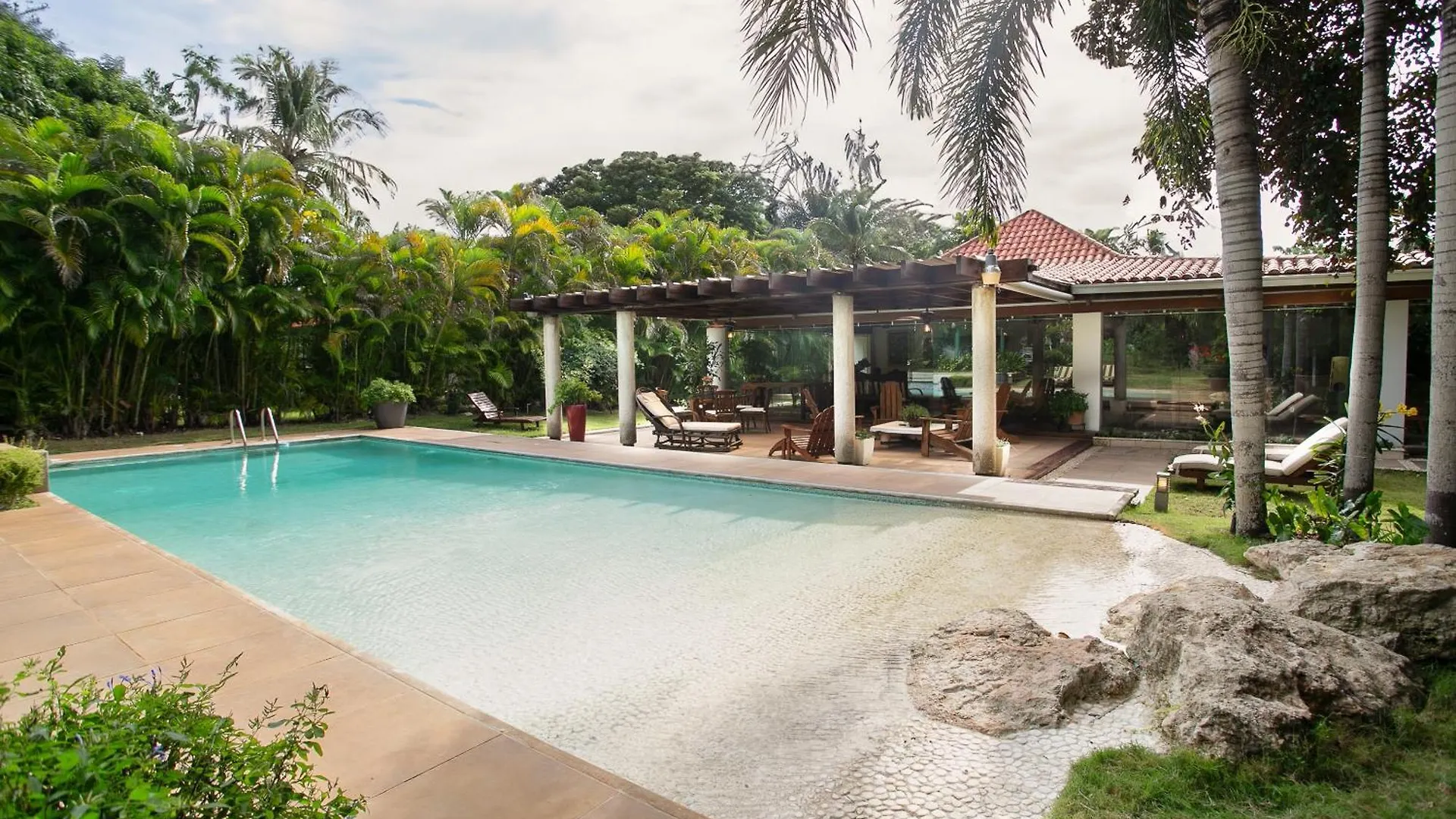 Fontana Di Rosa, African Style Villa Casa De Campoの連絡先